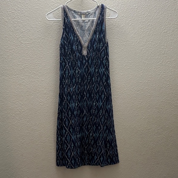 Lucky Brand Dresses & Skirts - Lucky Brand Navy and White Geometric Midi Dress